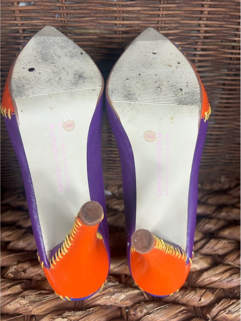 Multicolor pointed toe pumps - Picture 7 of 7